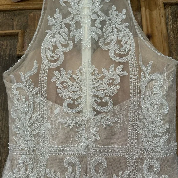 Knee length, cream & white beard & sequin dress. - Picture 5 of 5